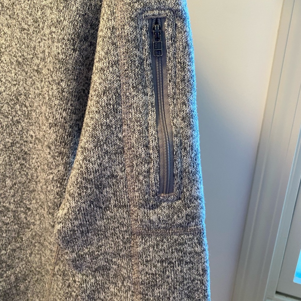 Patagonia Women's Heathered Gray Quarter Zip Jacket - Picture 2 of 5